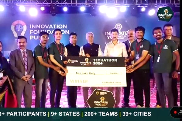 Innovate You Techathon 2024 Winner Cheque & Team Tech Avinya